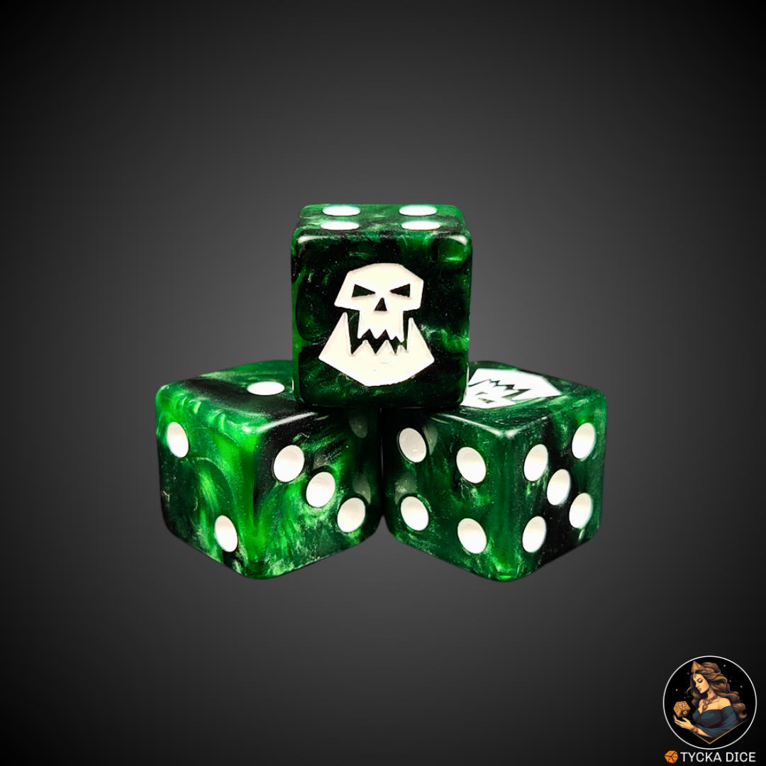 Squared green and black resin die – Green Horde Smashers (single)