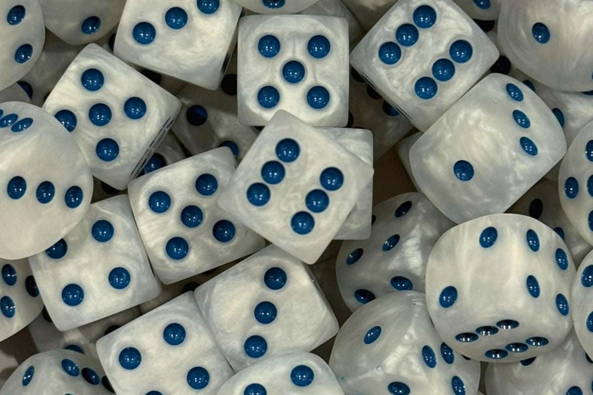 CHROMA Boreas 16 mm D6 dice in pearl white with navy pips